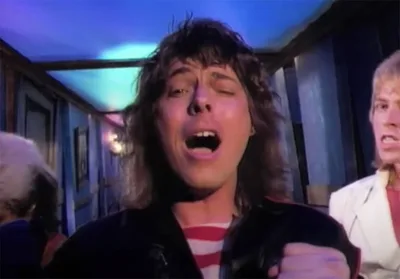 Regis Tadeu rejeita toda a discografia do Dokken em live