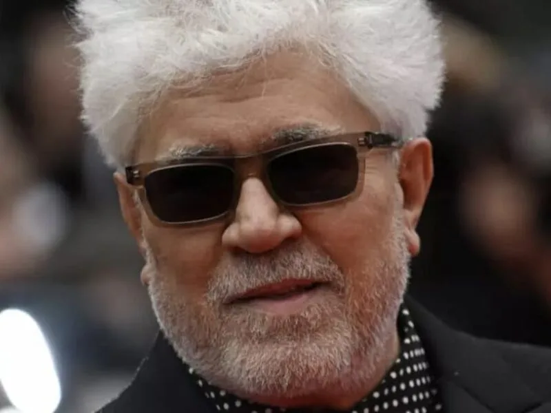 Almodóvar cobra ação política em acampamento por moradia em Madri