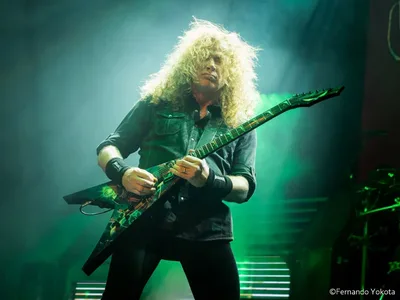 Dave Mustaine relata no livro como o câncer mudou sua forma de ver a vida