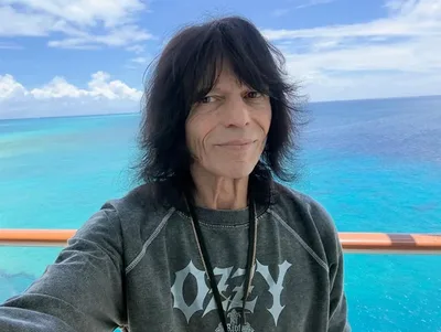 Memórias de Rudy Sarzo reabrem dúvidas sobre a queda que matou Randy Rhoads
