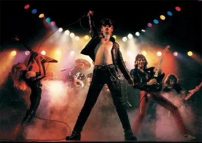 Unleashed in the East teve vocais refeitos por causa do desgaste de Halford